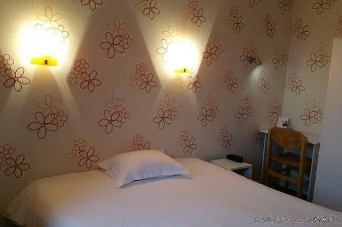 Au Pont Du Pin Hotel ฟีแฌก ภายนอก รูปภาพ